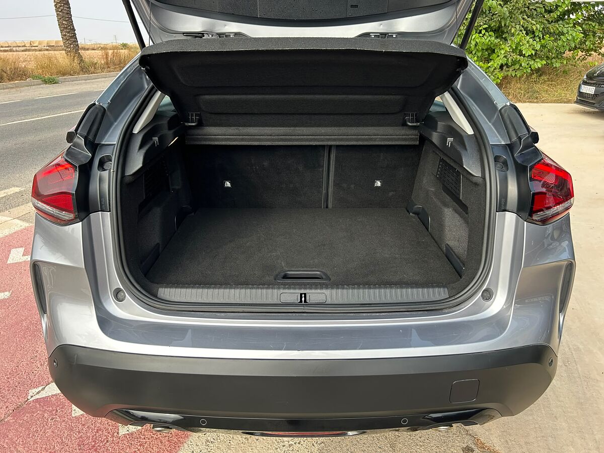 CITROEN C4 HYBRID PLUS 1.2 E-THP AUTO SPANISH LHD IN SPAIN ONLY 17000 MILES 2024